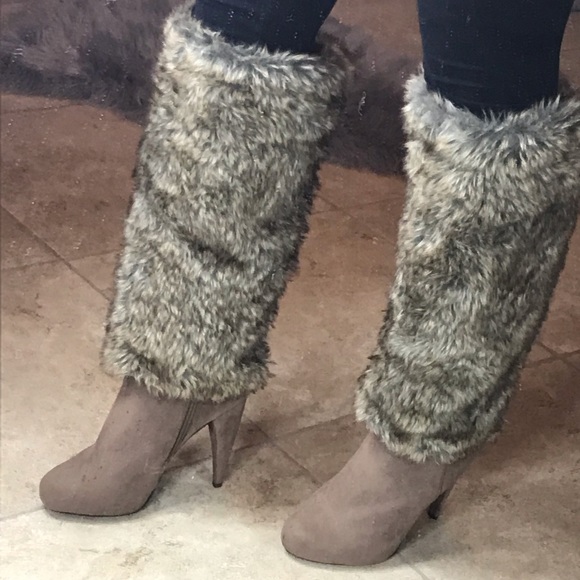 Heel boots with faux fur - Picture 2 of 6